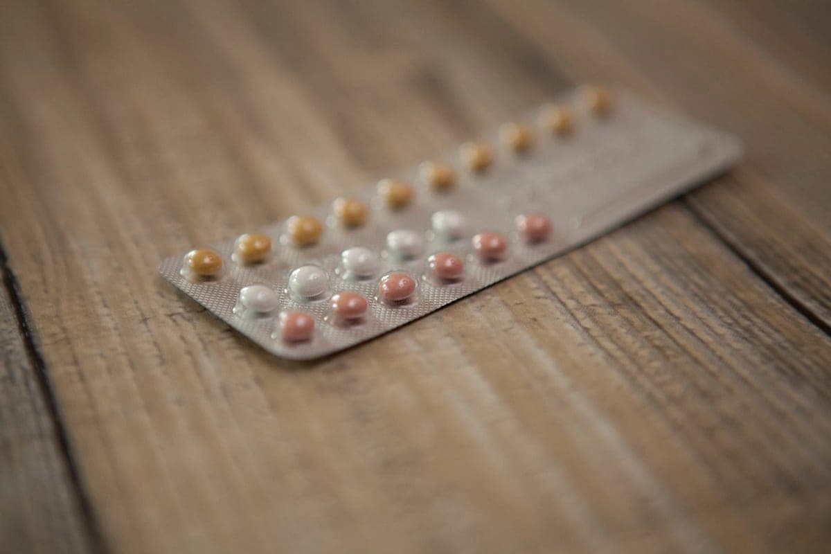 Anticoncepcional Engorda? O Que a Evidência Realmente Mostra