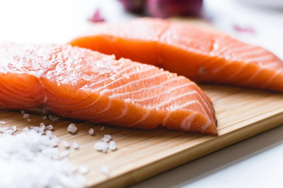 Astaxantina: O Antioxidante do Salmão Vale o Hype?